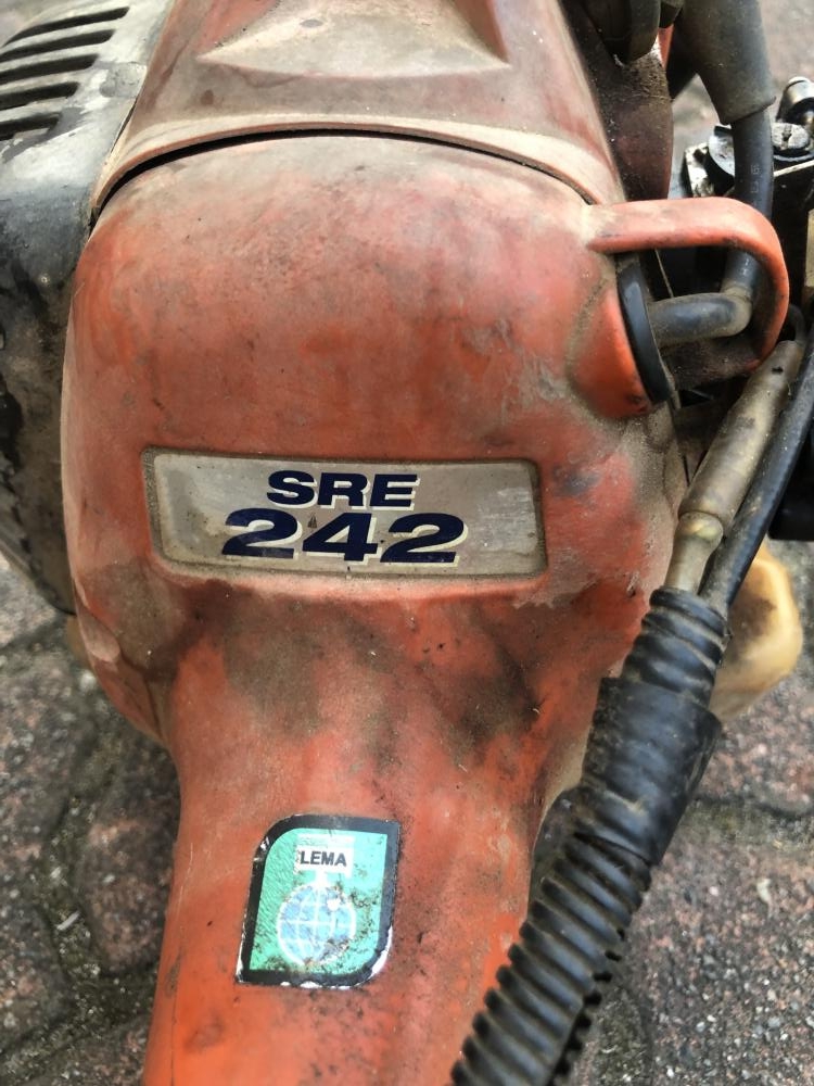 エンジン刈払機 草刈機 SRE242の中古 中古C傷汚れあり 《千葉・市原 